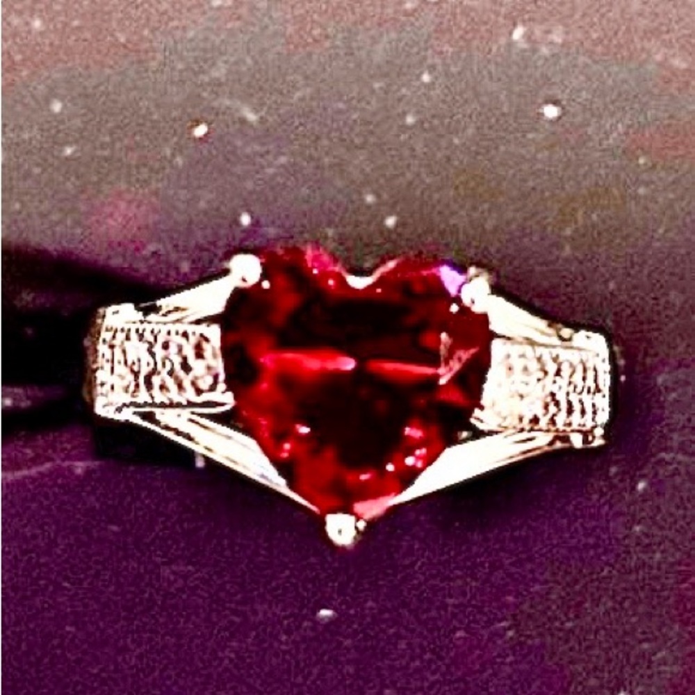 Pretty, loving  RED HEART RING SIZE 8 cubic zirconia , silver SPARKLE AND ALLURE